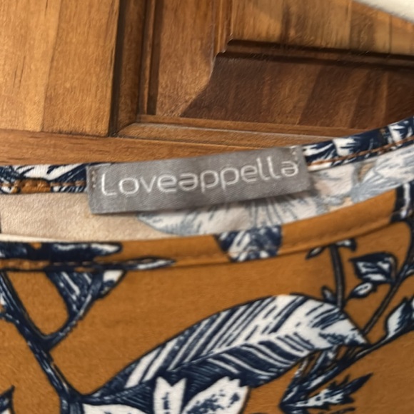 Loveappella maternity top size Medium - Picture 2 of 4